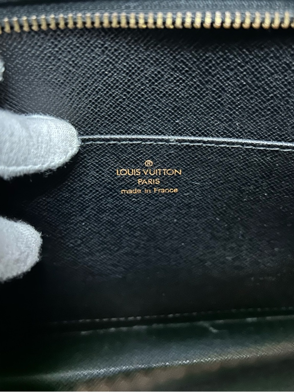 Vintage Louis Vuitton LV Black Epi Zip Pochette w/ Removable Strap - Picture 14 of 15